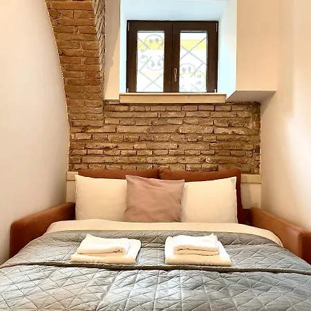 Republique Apartment *